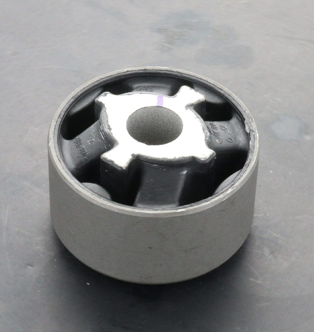 FERRARI F1 DCT TRANSMISSION MOUNT 320314 - Image 4