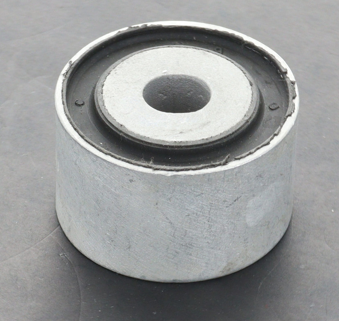 BMW E36 M3 DIFFERENTIAL MOUNT REAR 33171134872 - Image 8